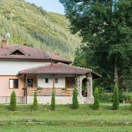 Vila черна река Ribarica