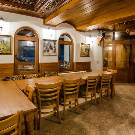 черна река *